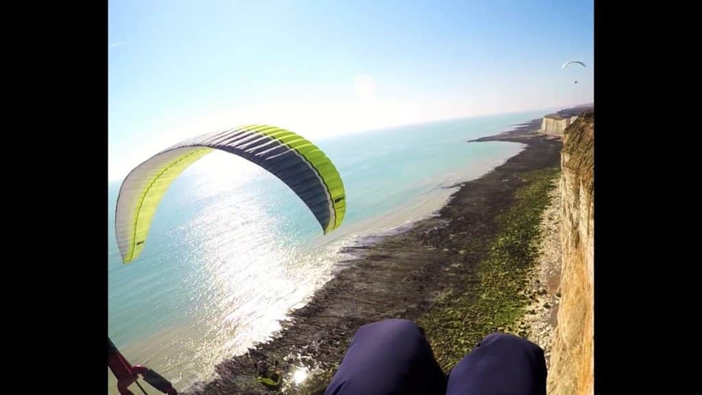 Parapendio a Newhaven Cliffs